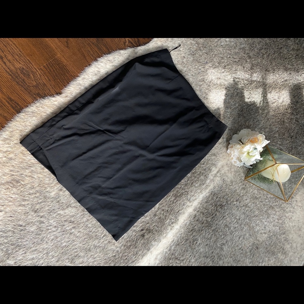 ESCADA BLACK SKIRT SIZE 40 (women’s 10)